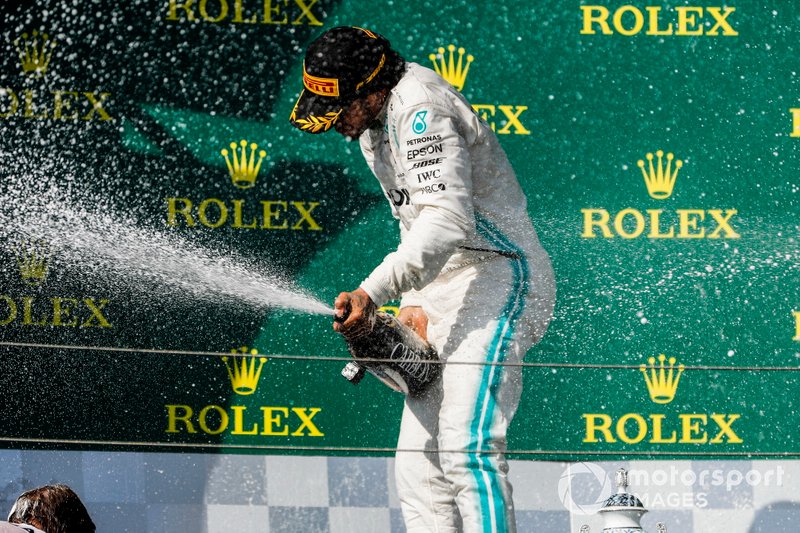 Победитель Льюис Хэмилтон, Mercedes AMG F1 W10