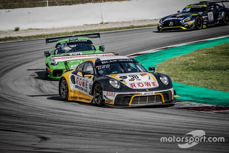 #98 ROWE Racing Porsche 911 GT3 R: Mathieu Jaminet, Romain Dumas, Sven Müller