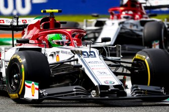 Antonio Giovinazzi, Alfa Romeo Racing C38 and Kimi Raikkonen, Alfa Romeo Racing C38