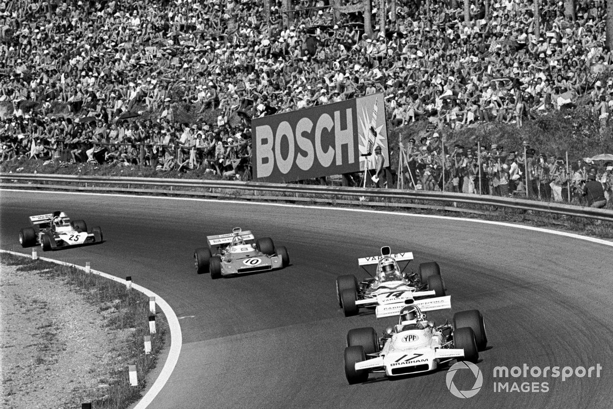Carlos Reutemann, Brabham BT37, Peter Revson, Mclaren M19C, Chris Amon, Matra MS120D, y Mike Hailwood Surtees, TS9B