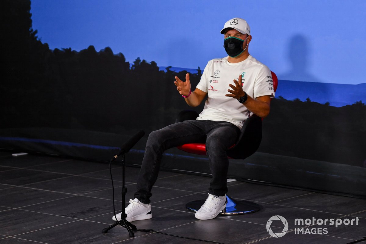 Valtteri Bottas, Mercedes AMG F1 durante la conferenza stampa