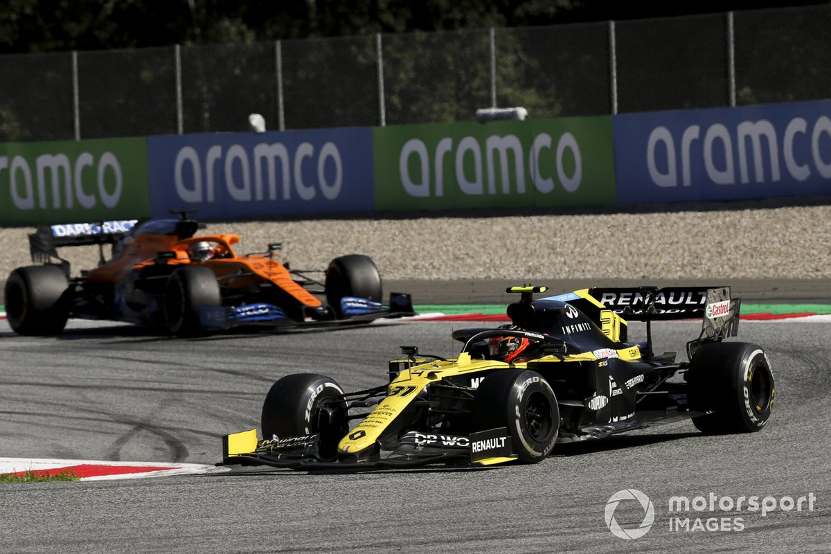 Esteban Ocon, Renault F1 Team R.S.20, leads Carlos Sainz Jr., McLaren MCL35