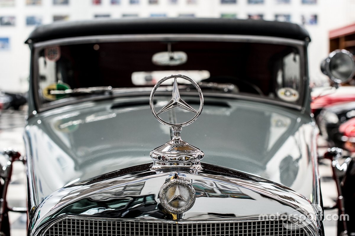 Emblema da Mercedes