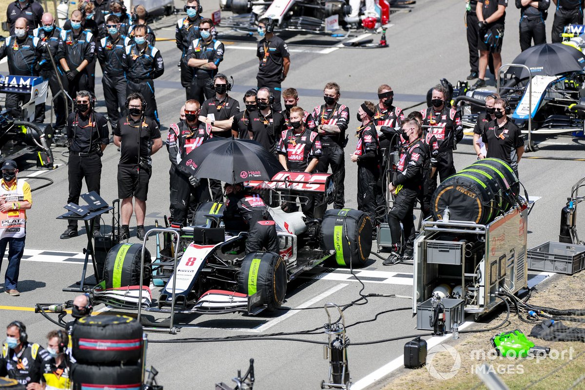 Auto di Romain Grosjean, Haas VF-20 sulla griglia