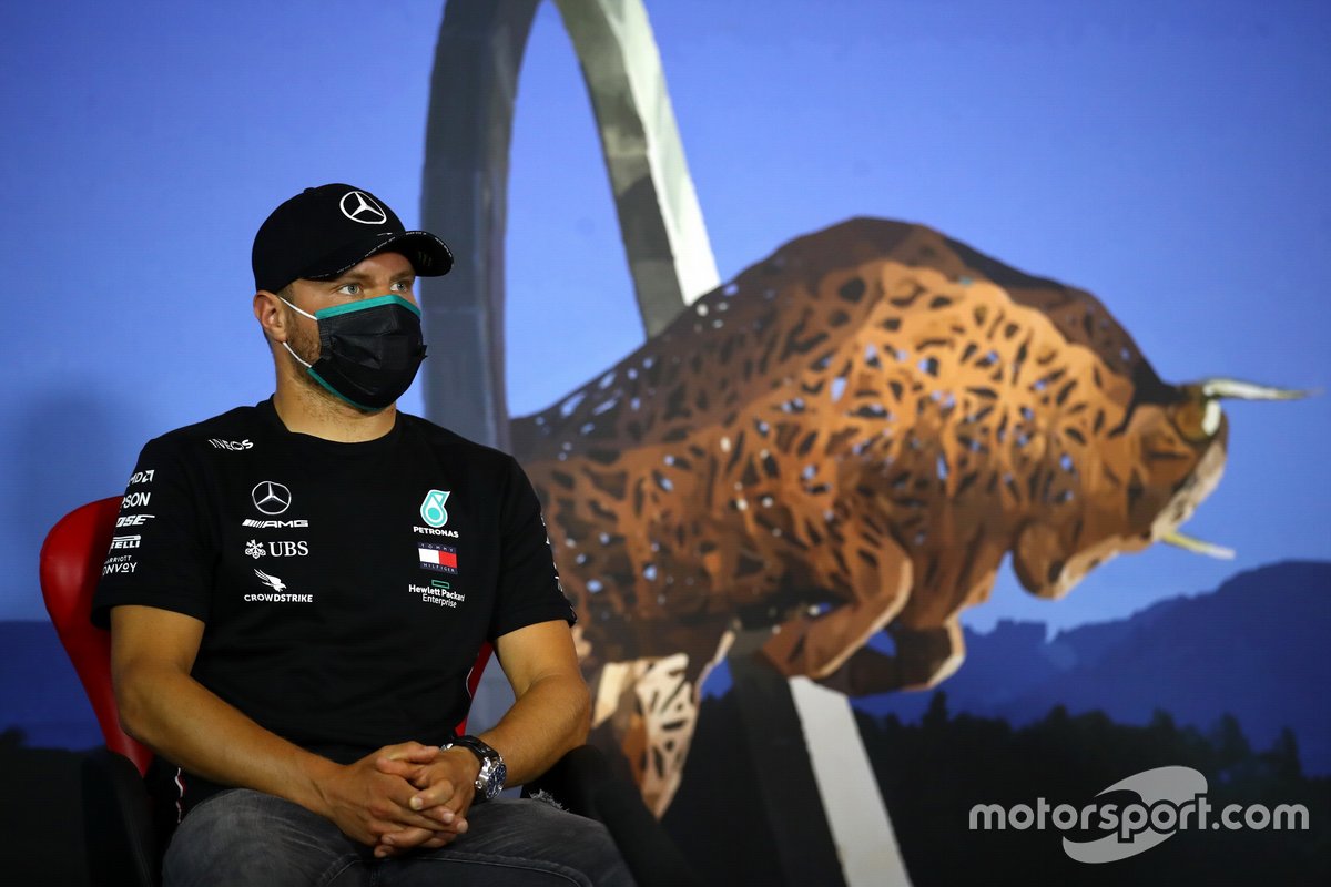 Valtteri Bottas, Mercedes-AMG Petronas F1 en la conferencia de prensa