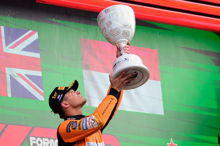 Podio: Ganador de la carrera Lando Norris, McLaren