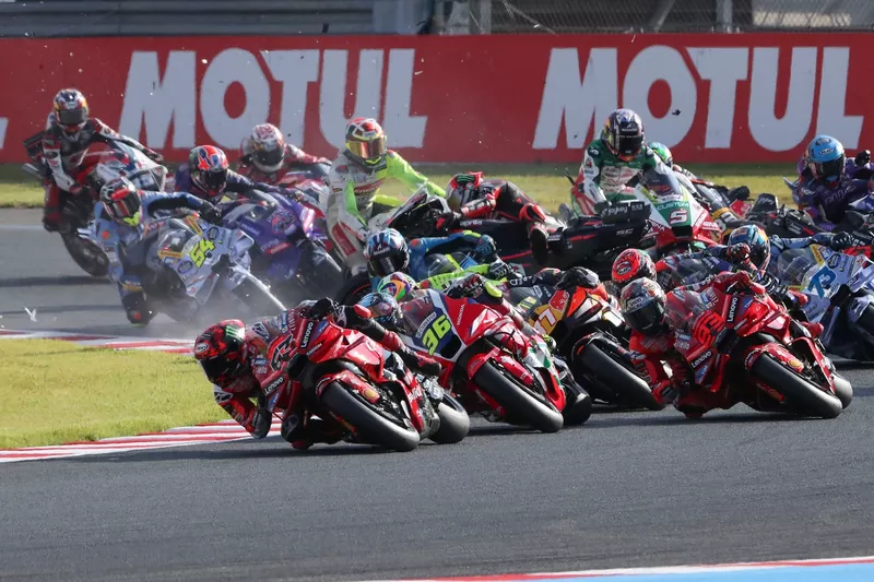 Francesco Bagnaia, Ducati Team prend la tête au départ