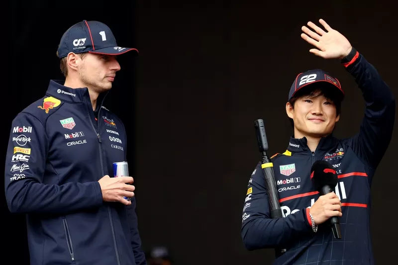 Max Verstappen, Red Bull Racing, Yuki Tsunoda, Red Bull Racing Team
