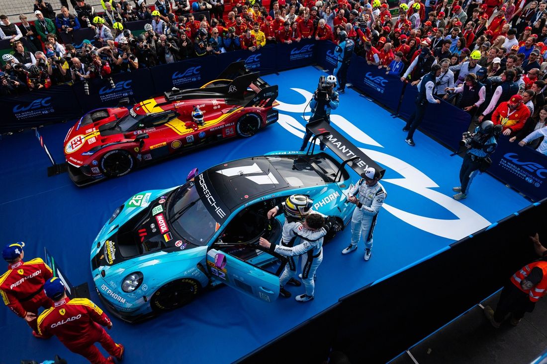 #92 Manthey 1St Phorm Porsche 911 GT3 R LMGT3: Ryan Hardwick, Riccardo Pera, Richard Lietz