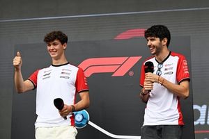 Esteban Ocon, Haas F1 Team, Oliver Bearman, Haas F1 Team