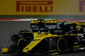 Nico Hulkenberg, Renault R.S. 19, Daniel Ricciardo, Renault R.S.19