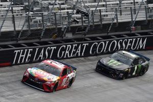 Race Winner Kyle Busch, Joe Gibbs Racing, Toyota Camry Skittles