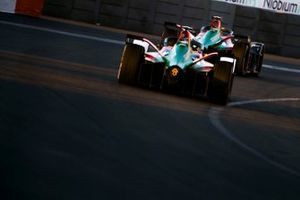 Lucas Di Grassi, Audi Sport ABT Schaeffler, Audi e-tron FE05 leads Daniel Abt, Audi Sport ABT Schaeffler, Audi e-tron FE05 