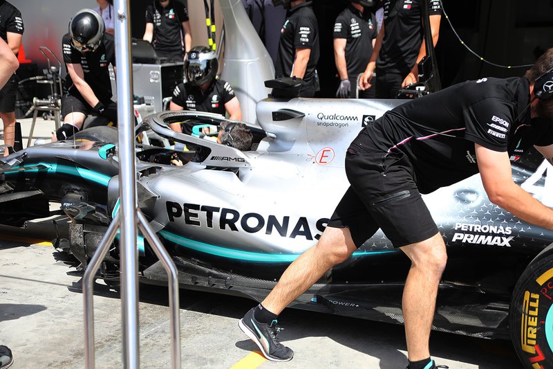 Mercedes AMG F1 Team pit stop antrenmanı