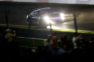 #18 KCMG Nissan GT-R Nismo GT3: Alexandre Imperatori, Oliver Jarvis, Edoardo Liberatiä