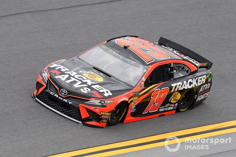 #19: Martin Truex Jr., Joe Gibbs Racing, Toyota Camry