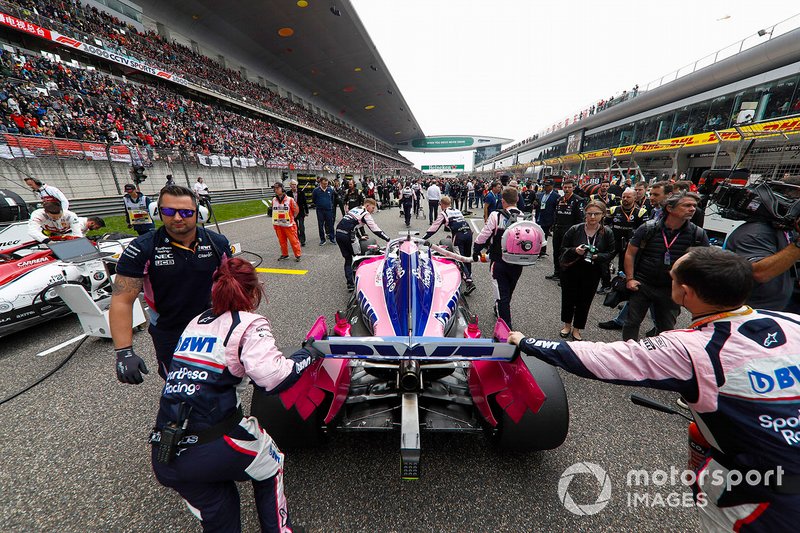 Sergio Perez, Racing Point RP19, arrives on the grid