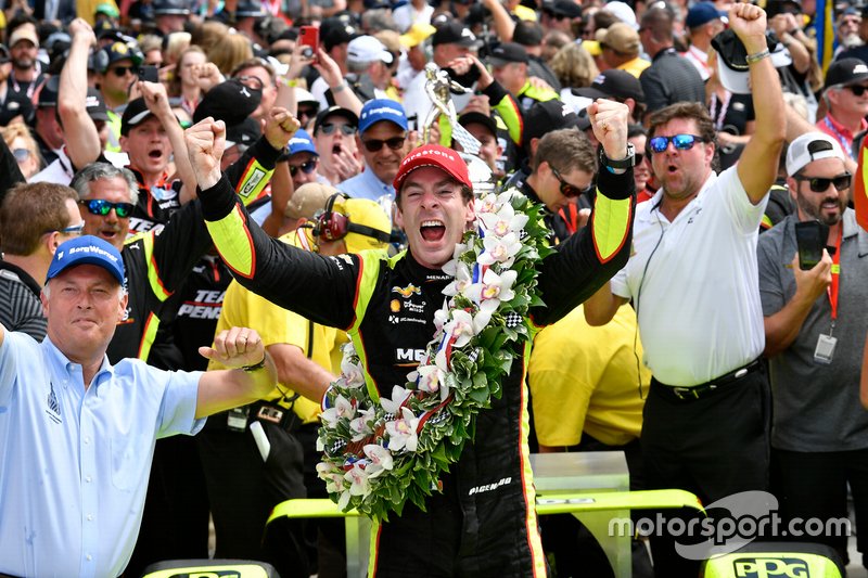 Ganador de la carrera Simon Pagenaud, Team Penske Chevrolet