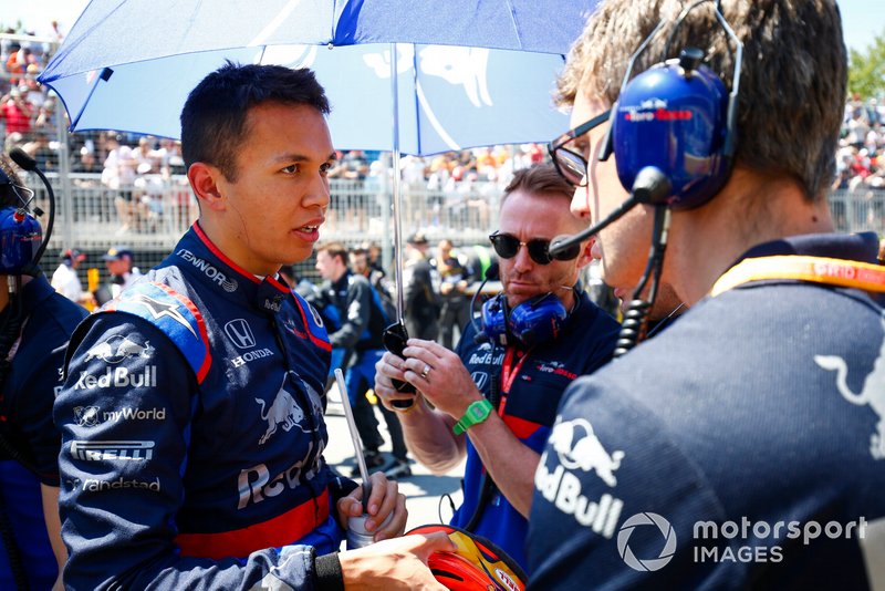 Alexander Albon, Toro Rosso, on the grid