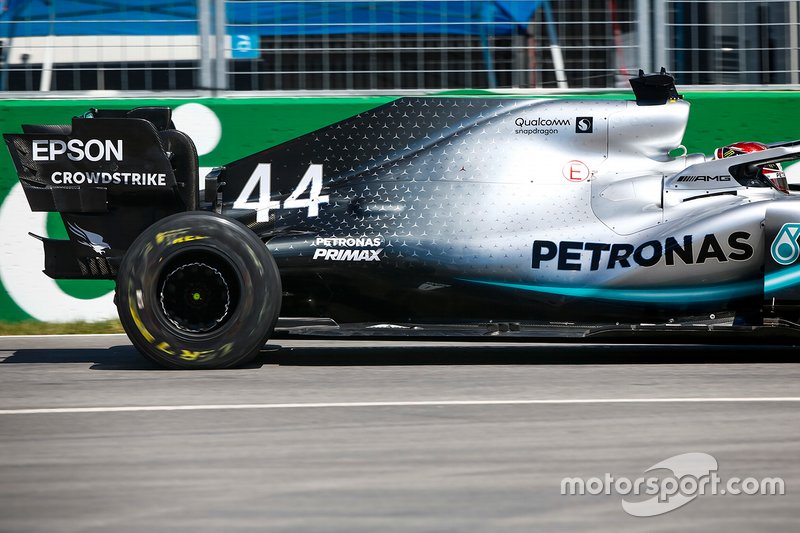 Damaged rear tyre of Lewis Hamilton, Mercedes AMG F1 W10 after hitting the wall