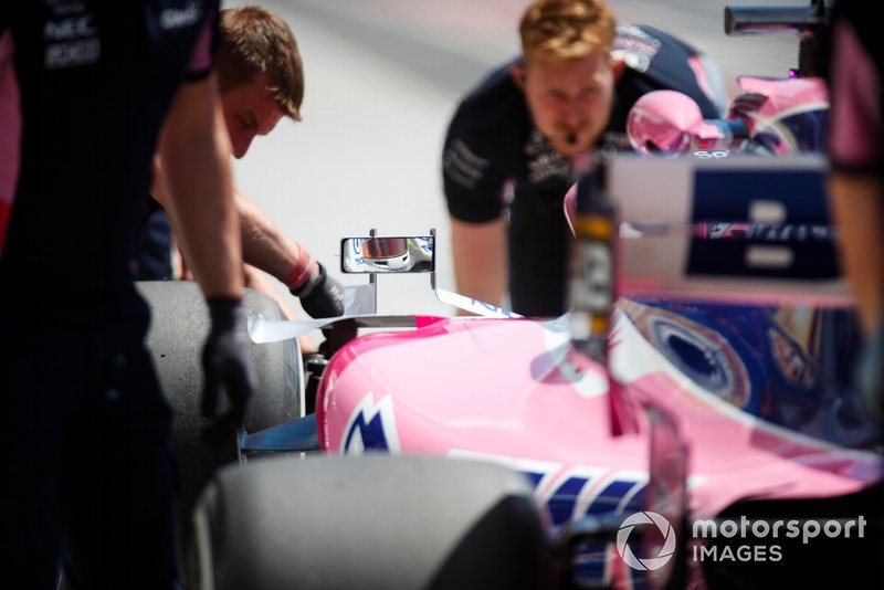 Sergio Perez, Racing Point RP19, in the pits during practice