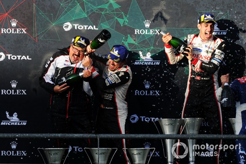 Podio: #8 Toyota Gazoo Racing Toyota TS050: Sébastien Buemi, Kazuki Nakajima, Fernando Alonso