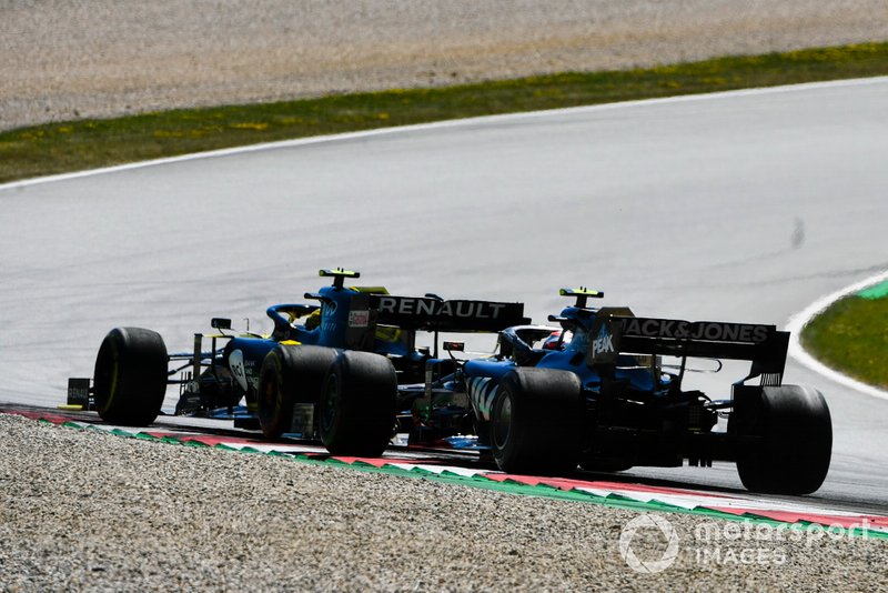 Kevin Magnussen, Haas F1 Team VF-19, Nico Hulkenberg, Renault F1 Team R.S. 19
