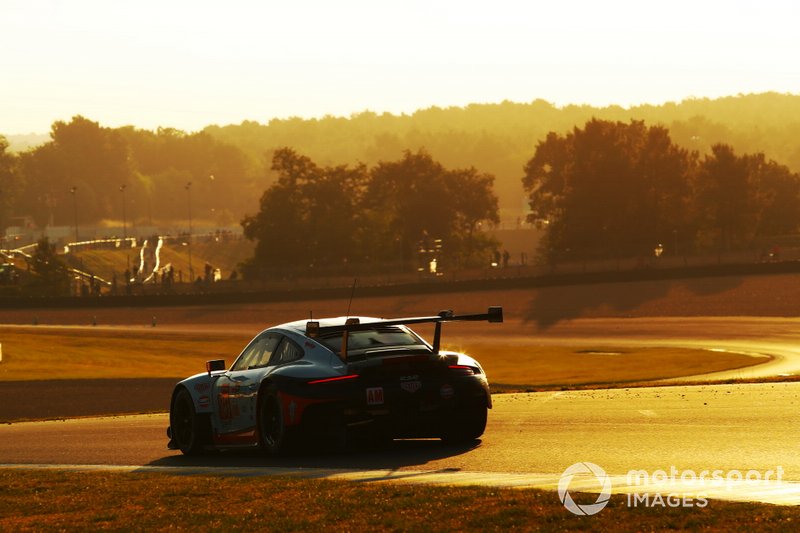 #86 Gulf Racing Porsche 911 RSR: Michael Wainwright, Benjamin Barker, Thomas Preining