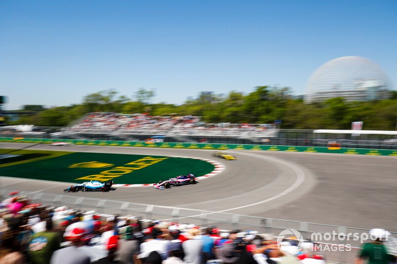 Nicholas Latifi, Williams FW42, leads Sergio Perez, Racing Point RP19