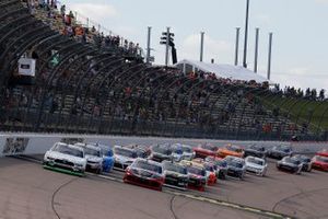  Christopher Bell, Joe Gibbs Racing, Toyota Supra Ruud and  Cole Custer, Stewart-Haas Racing, Ford Mustang FIELDS green flag start