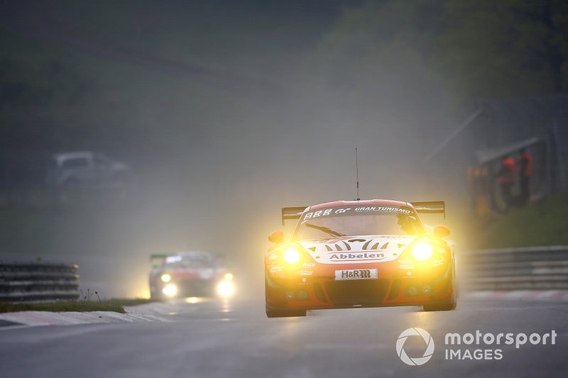 #30 Frikadelli Racing Team Porsche 911 GT3 R: Klaus Abbelen, Alexander Müller