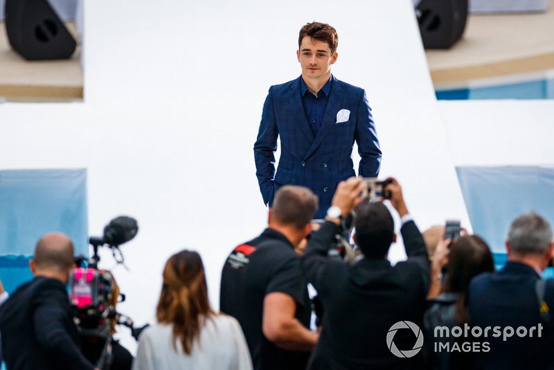 Charles Leclerc, Ferrari, Amber Lounge moda şovu