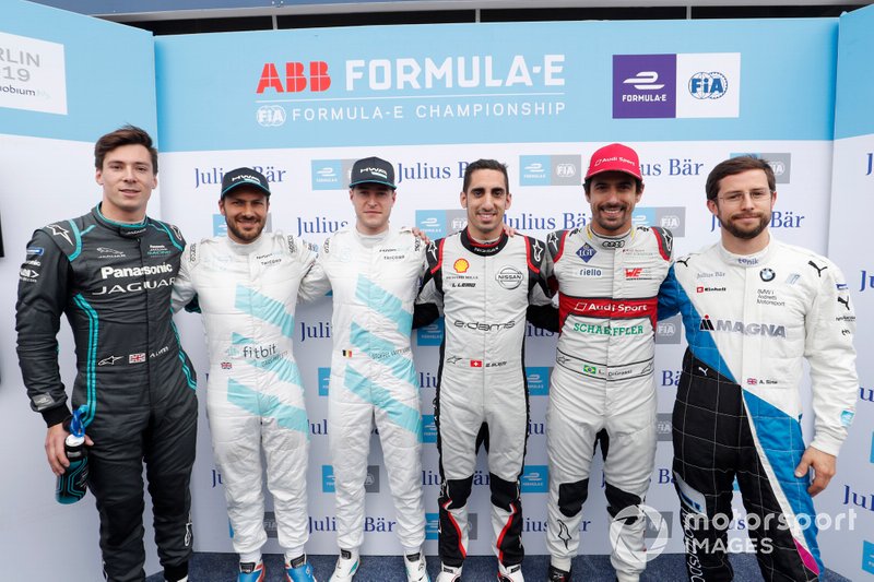 Alex Lynn, Panasonic Jaguar Racing, Jaguar I-Type 3, Gary Paffett, HWA Racelab, VFE-05, Stoffel Vandoorne, HWA Racelab, VFE-05, Sébastien Buemi, Nissan e.Dams, Nissan IMO1, Lucas Di Grassi, Audi Sport ABT Schaeffler, Audi e-tron FE05, Alexander Sims, BMW I Andretti Motorsports, BMW iFE.18, posent pour une photo après la Super Pole