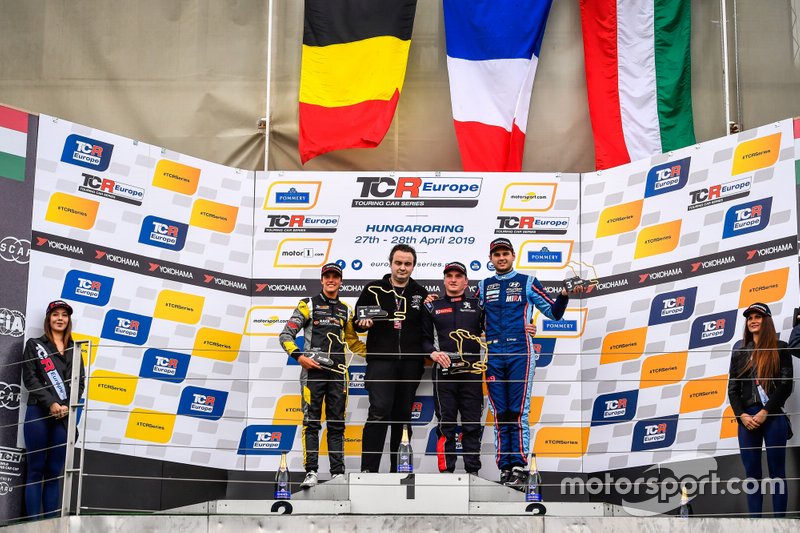 Podium: Race winner Julien Briché, JSB Compétition Peugeot 308 TCR, second place Gilles Magnus, Comtoyou Racing Audi RS 3 LMS, third place Dániel Nagy, M1RA Motorsport Hyundai i30 N TCR