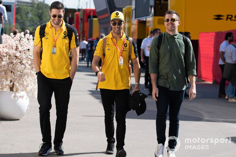 Daniel Ricciardo, Renault in the paddock