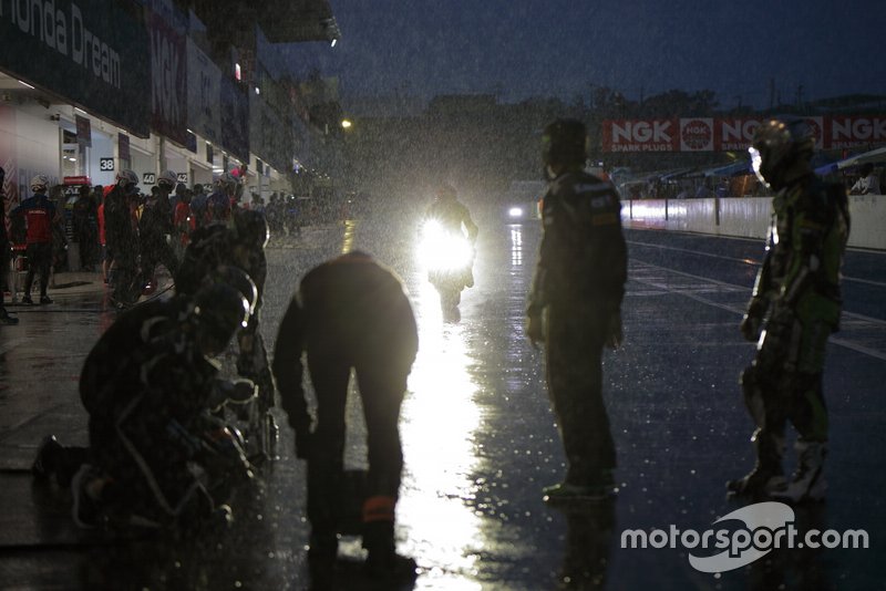 鈴鹿8耐夜間FP