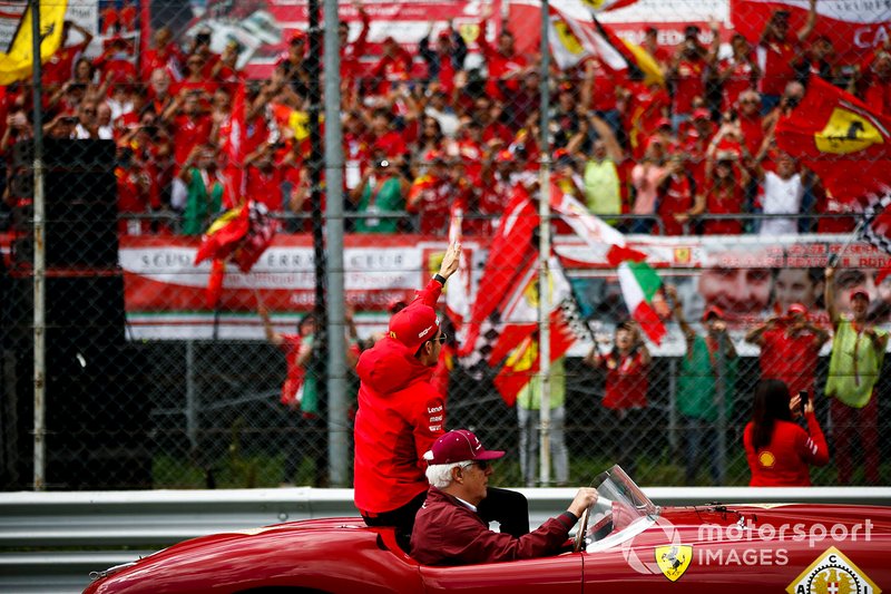 Charles Leclerc, Ferrari en el desfile de pilotos