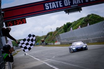 Yarış galibi #25 Sainteloc Racing Audi R8 LMS GT3: Simon Gachet, Christopher Haase