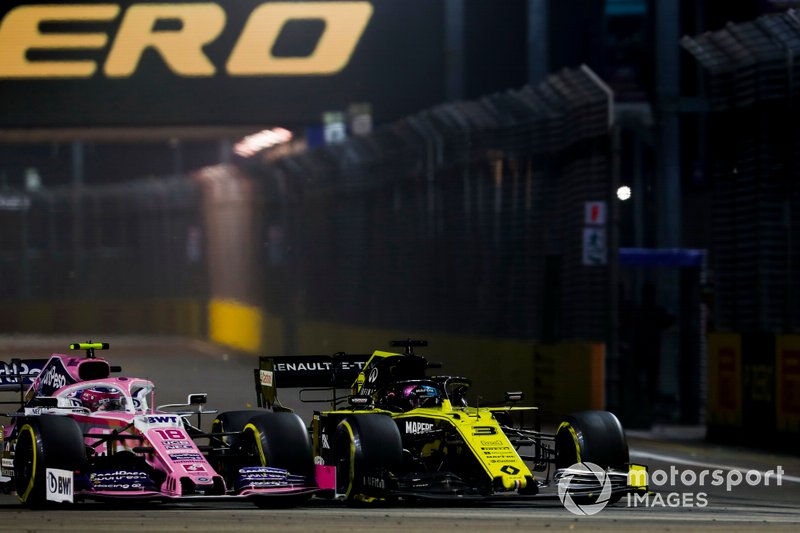 Lance Stroll, Racing Point RP19 e Daniel Ricciardo, Renault F1 Team R.S.19 battle