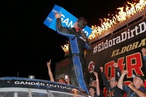 Race winner Stewart Friesen, Halmar Friesen Racing, Chevrolet Silverado