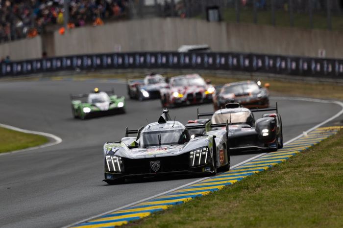  #93 Peugeot Totalenergies Peugeot 9X8: Jean-Eric Vergne, Mikkel Jensen, Nico Muller