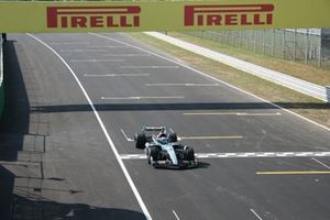 George Russell, Mercedes, Teste Pirelli Monza
