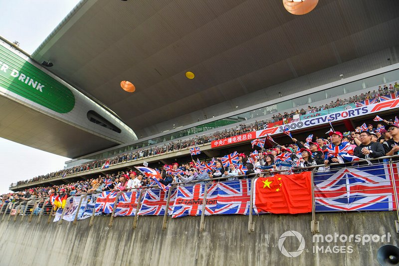 Pubblico sostiene Lewis Hamilton, Mercedes AMG F1