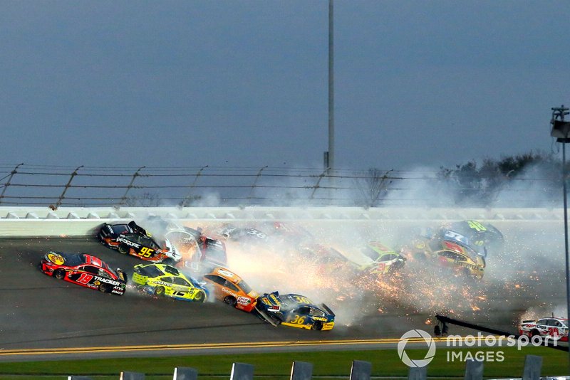 Martin Truex Jr., Joe Gibbs Racing, Toyota Camry Bass Pro Shops, Ryan Blaney, Team Penske, Ford Mustang Menards/Peak, Ryan Newman, Roush Fenway Racing, Ford Mustang Oscar Mayer Deli Fresh and Matt DiBenedetto, Leavine Family Racing, Toyota Camry Procore crash