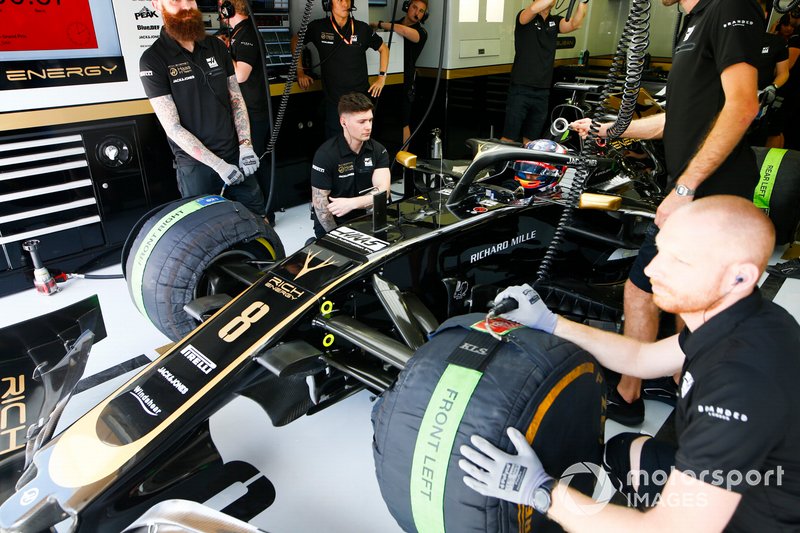 Romain Grosjean, Haas F1 Team VF-19, in the garage