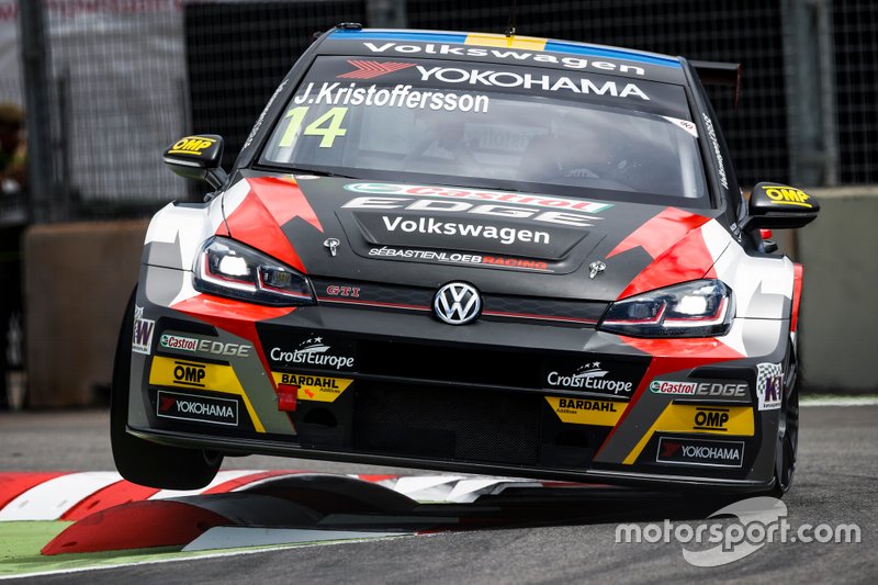 №14. Йохан Кристофферсон (Швеция, 30 лет), Volkswagen Golf GTI TCR, команда SLR Volkswagen