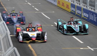 Lucas Di Grassi, Audi Sport ABT Schaeffler, Audi e-tron FE05, performs a practice start with Mitch Evans, Panasonic Jaguar Racing, Jaguar I-Type 3, Sam Bird, Envision Virgin Racing, Audi e-tron FE05