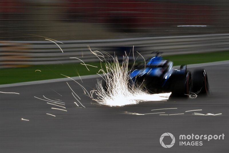 Chispas del coche de George Russell, Williams Racing FW42