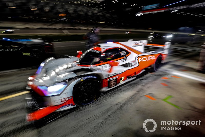 #6 Acura Team Penske Acura DPi, DPi: Juan Pablo Montoya, Dane Cameron, Simon Pagenaud, pit stop