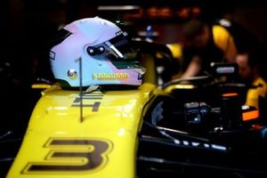 Casque de Daniel Ricciardo, Renault F1 Team, pour les essais hivernaux